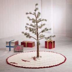 Glitzhome Red/White Knitted Christmas Tree Skirt 0.36 In. -Alpine Sales Store 7988d921 8cc9 49b1 9466 e309a89dc6f6